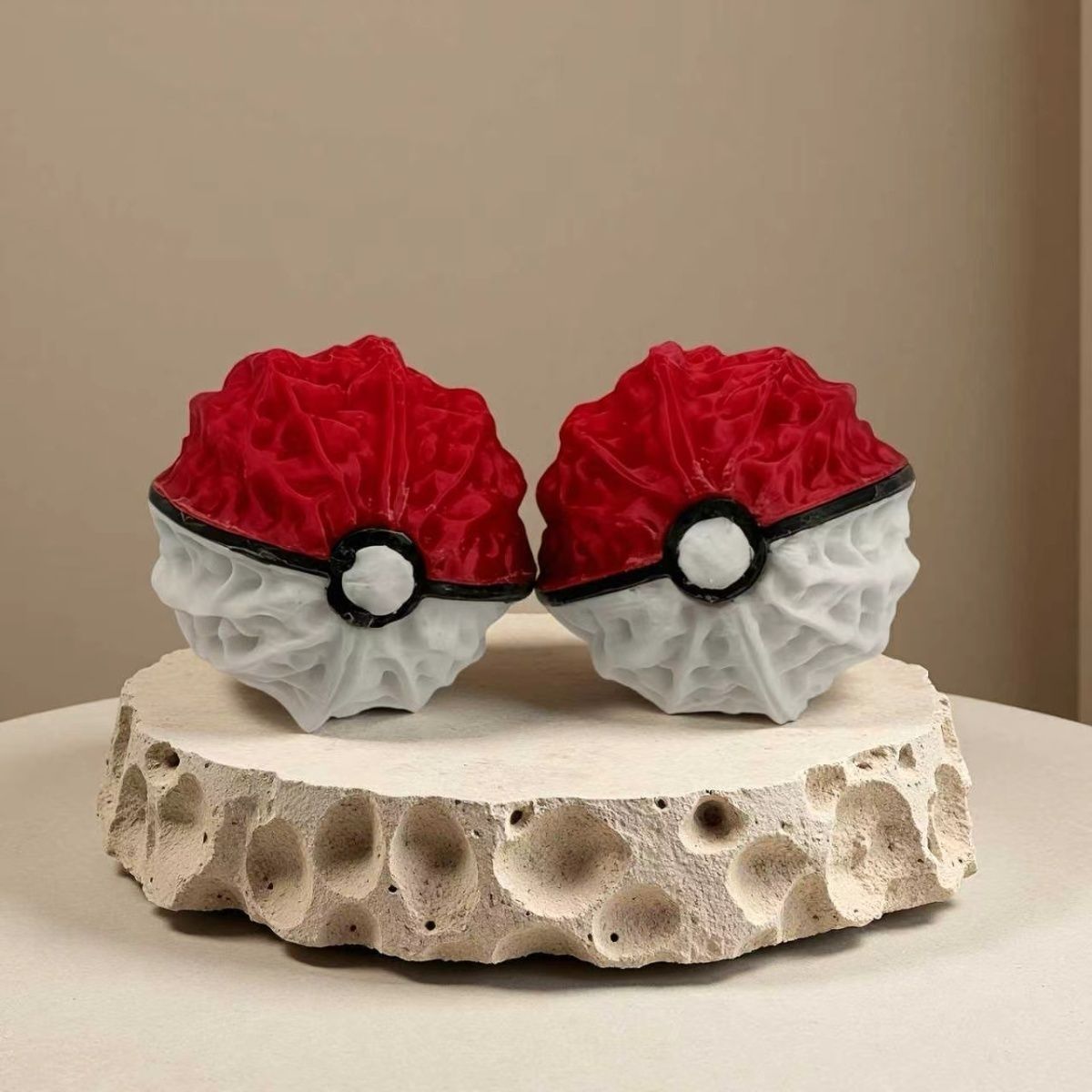 Pokemon Pokeball 3D Walnut Red - Pokeball Cosplay Prop recension och pris